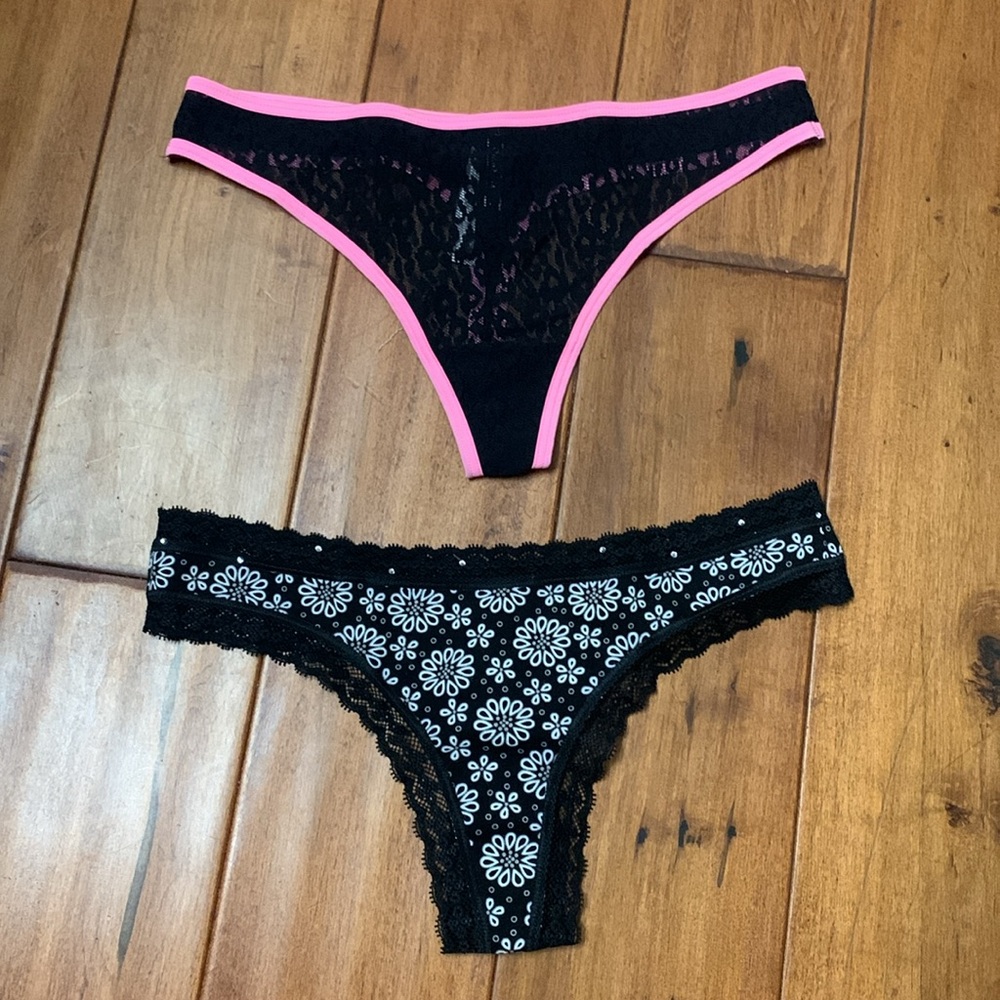 New! Set of 2 Victoria’s Secret Low Rise Thong Black White Floral & Black Pink M